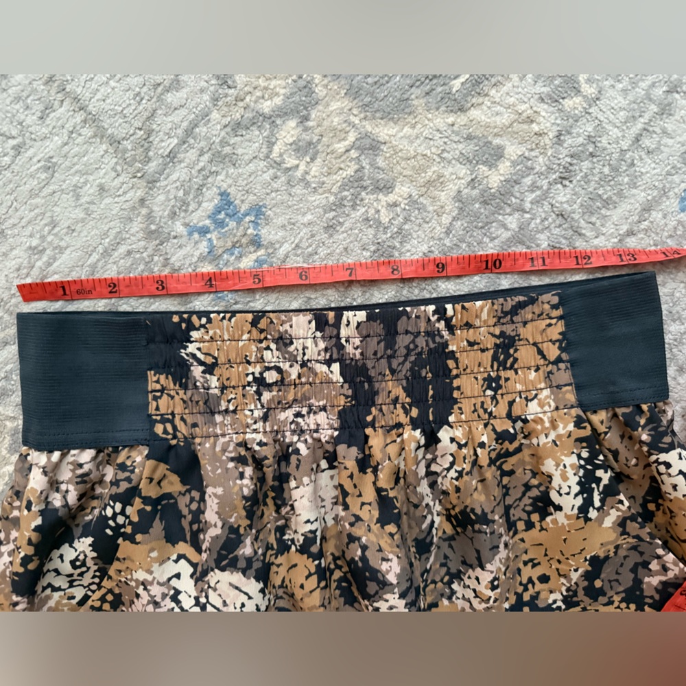 GAP Navy, Tan, and Cream Patterned Skirt (NWOT) - Picture 4 of 8
